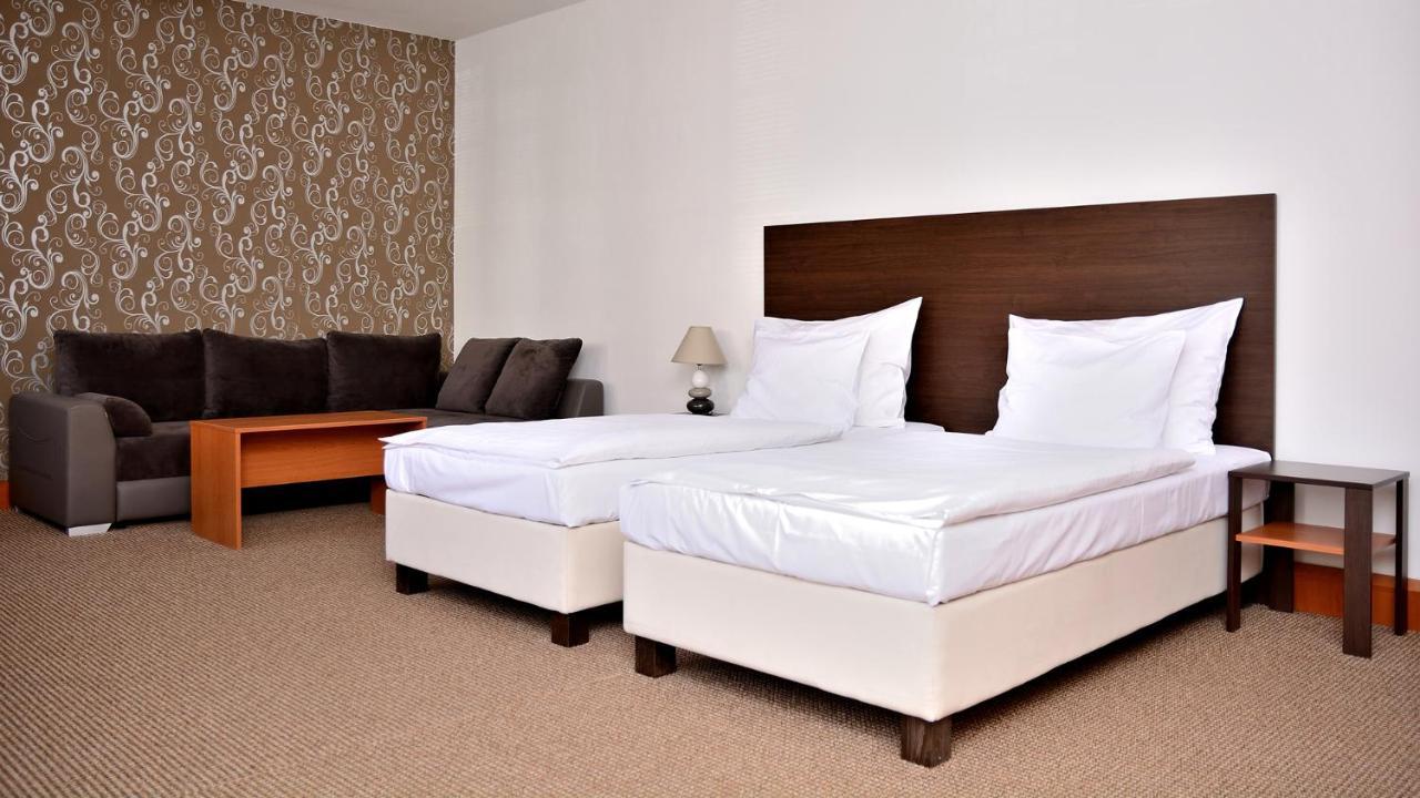 Atrium Hotel 3*